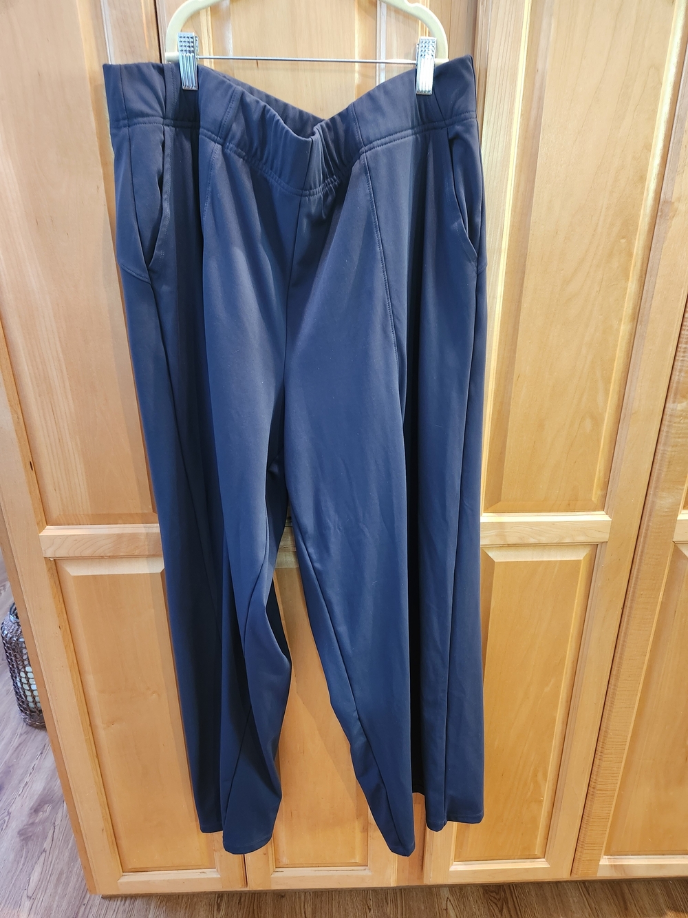 Old Navy Women's Stretch Comfy Pants in Navy